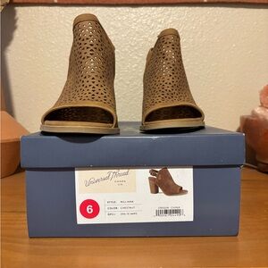 Universal Thread Chestnut Cutout Mules